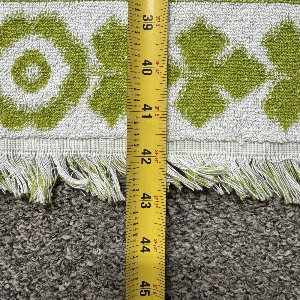 Vintage Fashion Manor Bath Towels Decorator Set of 2 Avocado Green Fringe MCM